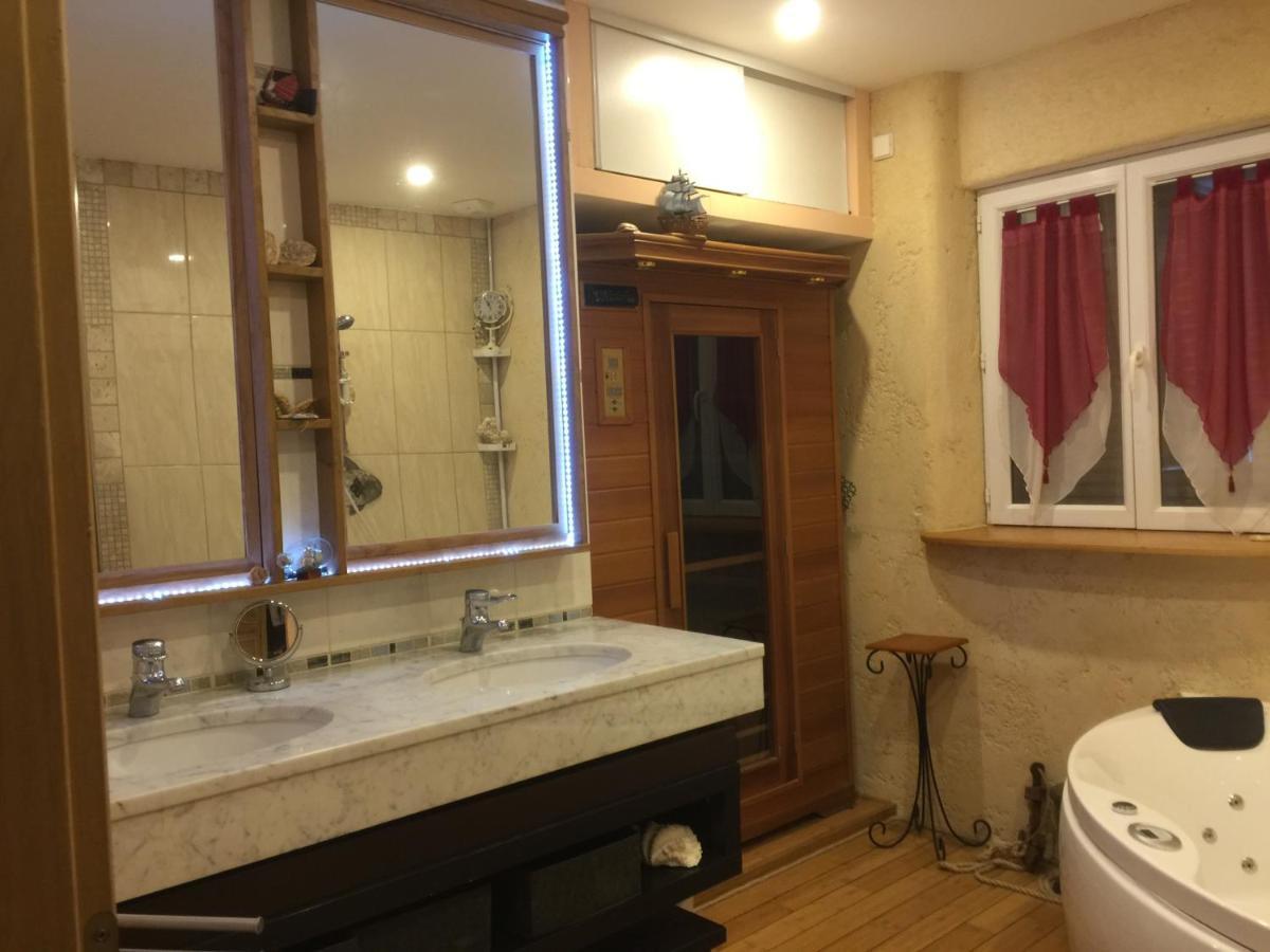 La Decouverte, Jacuzzi, Sauna, Et Terrasse Avec Vue Sur Lac A La Campagne Entre Toulouse Et Auch Catonvielle Exterior foto