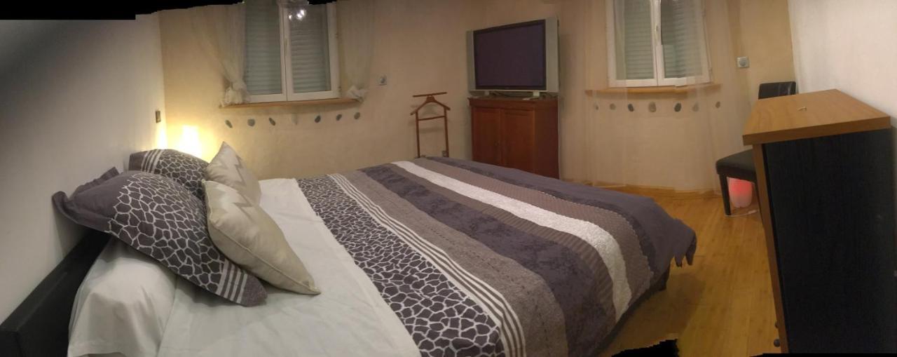 La Decouverte, Jacuzzi, Sauna, Et Terrasse Avec Vue Sur Lac A La Campagne Entre Toulouse Et Auch Catonvielle Exterior foto